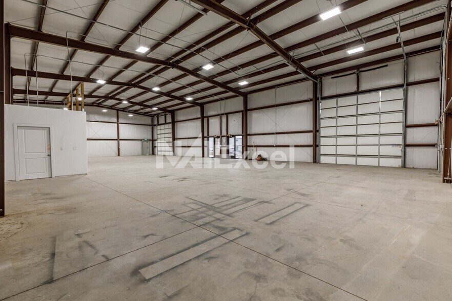 More Photos Of 397 Commerce st, Hurricane Industrial For Lease