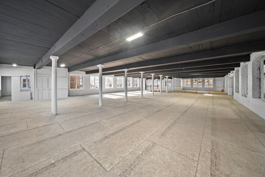 More Photos Of 174 N Main St, Franklin Light Manufacturing For Sale