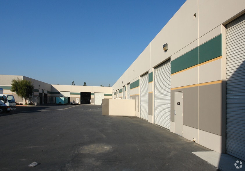 More Photos Of 1891 Goodyear Ave, Ventura Manufacturing For Lease