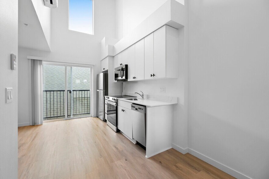 More Photos Of 1820 NE Davis St, Portland Apartments For Sale