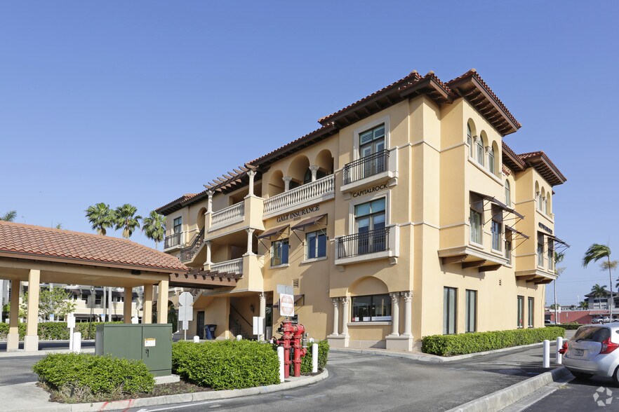 More Photos Of 900 5th Ave S, Naples Storefront Retail Office For Lease