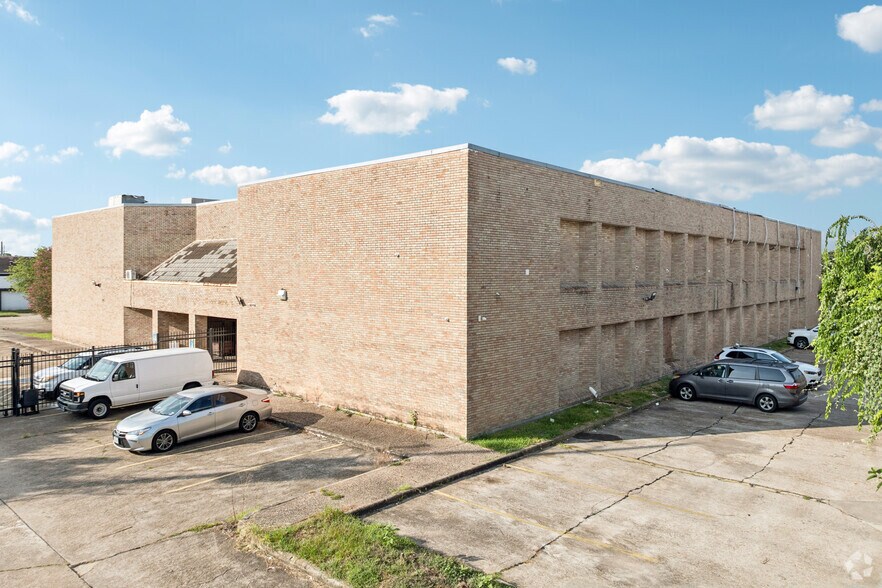 More Photos Of 8240 Antoine Dr, Houston Medical For Sale
