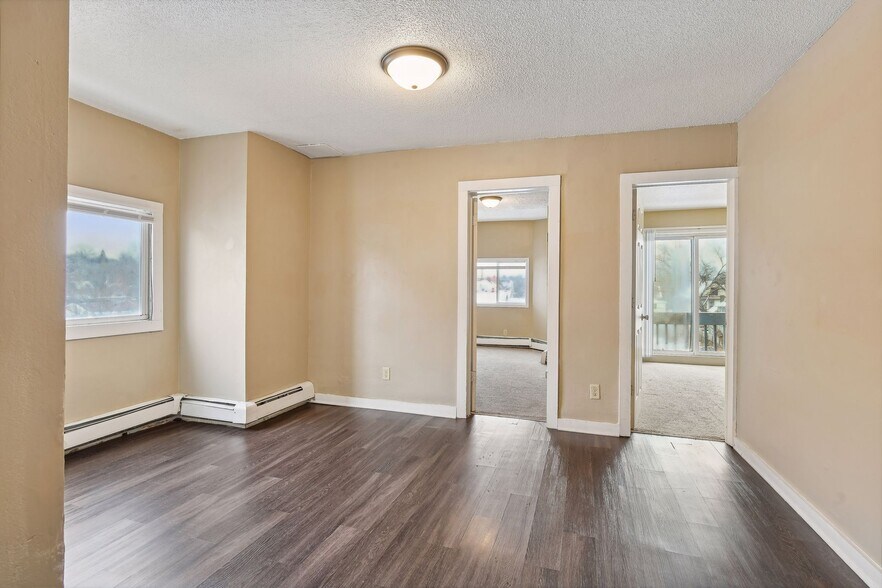 More Photos Of 953 Desoto St, Saint Paul Apartments For Sale