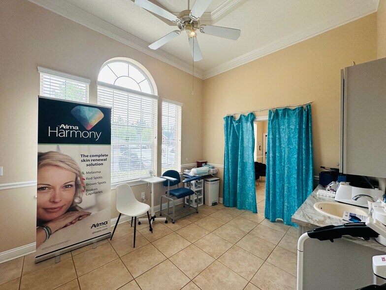 More Photos Of 305 Kingsley Lake Dr, Saint Augustine Medical For Lease