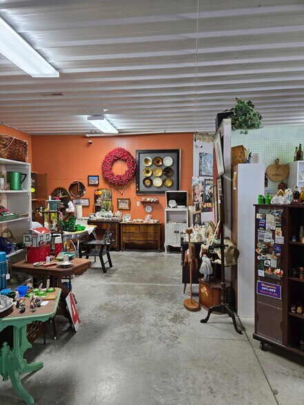 More Photos Of 4414 N Baltimore St, Kirksville Storefront For Sale