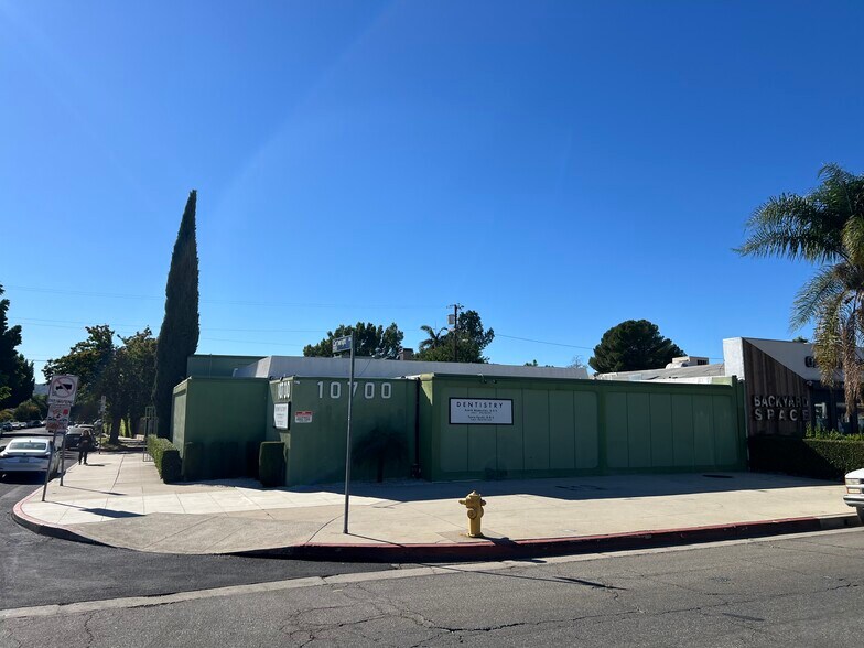More Photos Of 10700 Burbank Blvd, North Hollywood Medical For Lease