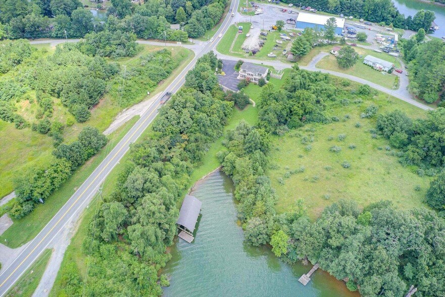 More Photos Of 1027 Waterwheel Dr, Moneta Office Residential For Sale