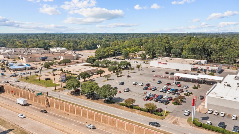 More Photos Of 4206 S Medford Dr, Lufkin Storefront Retail Office For Sale