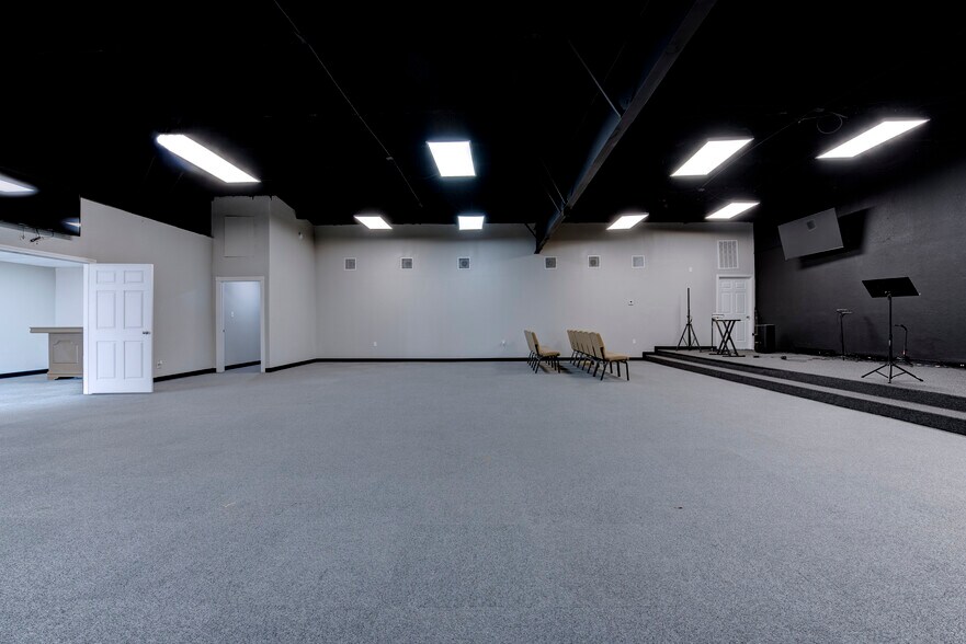 More Photos Of 4230 E FM 1462 Rd, Rosharon Storefront Retail Office For Lease