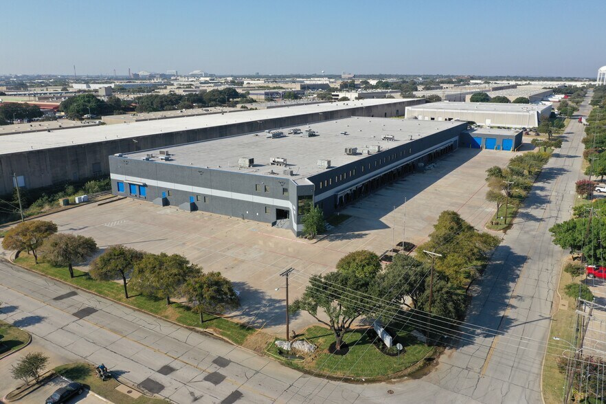 More Photos Of 1350 Avenue S, Grand Prairie Distribution For Lease