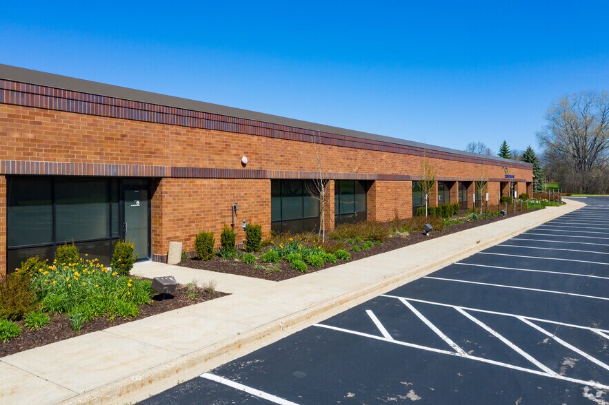 More Photos Of 11301 W Lake Park Dr, Milwaukee Office For Sale
