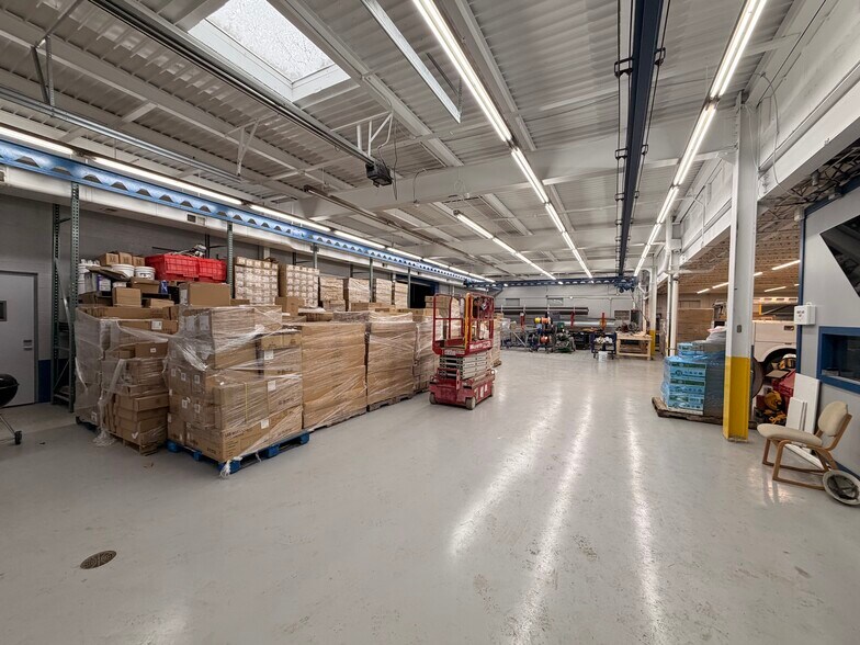 More Photos Of 630 Fifth Ave, East McKeesport Warehouse For Lease