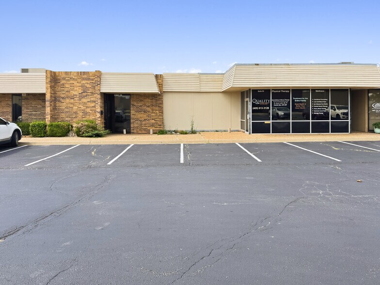 More Photos Of 1212 Air Depot, Midwest City Office For Lease