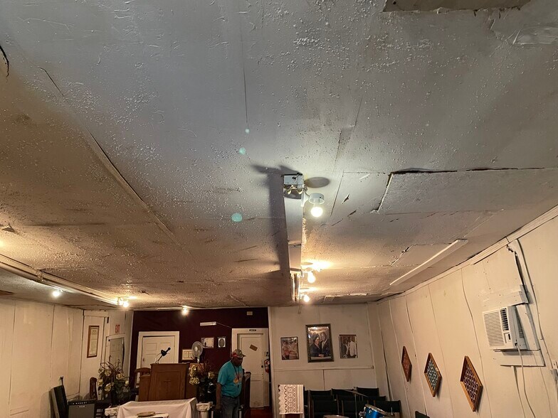 More Photos Of 8536 Scott St, Houston Religious Facility For Sale