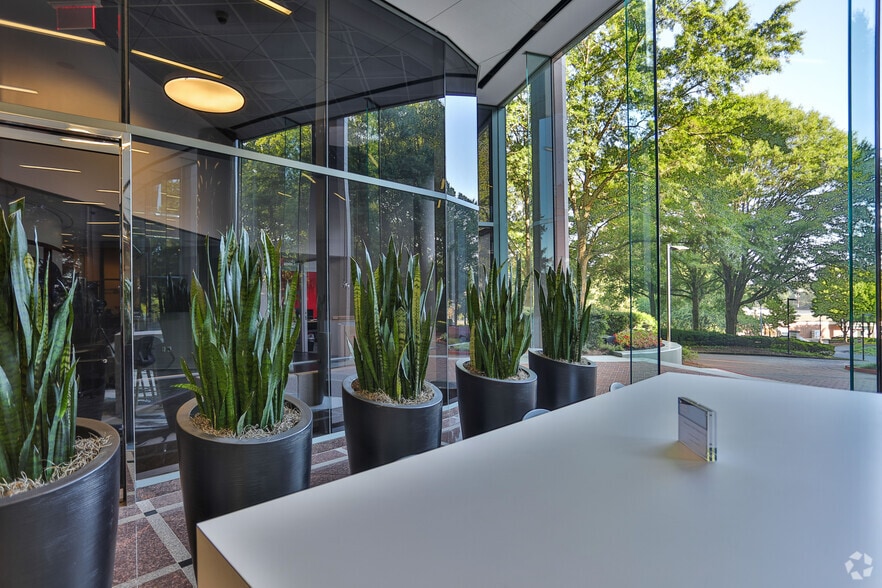 More Photos Of 1000 Parkwood Cir SE, Atlanta Office For Lease