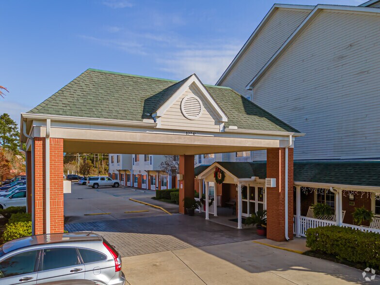 More Photos Of 130 Holiday Blvd, Covington Hotel For Sale