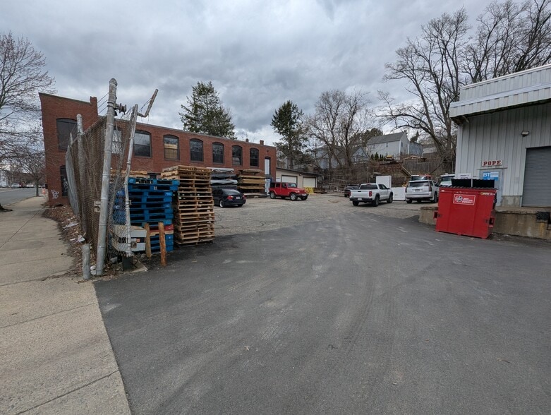 More Photos Of 291 River St, Haverhill Warehouse For Lease