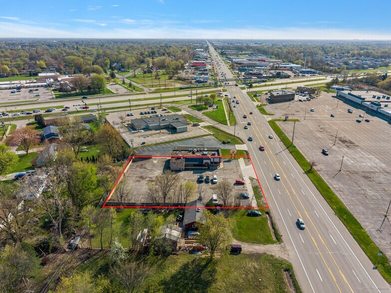 More Photos Of 37116 S Groesbeck Hwy, Clinton Township Restaurant For Sale
