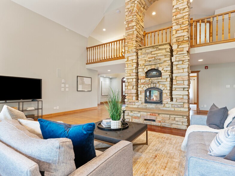 More Photos Of 22660 S Harlem Ave, Frankfort Flex For Sale