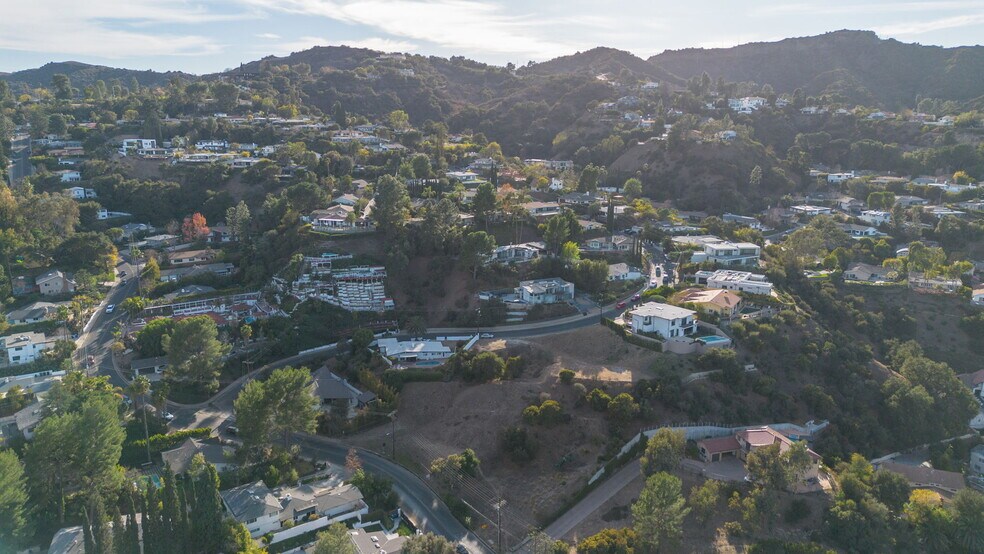 More Photos Of 16652 Calneva dr, Encino Land For Sale