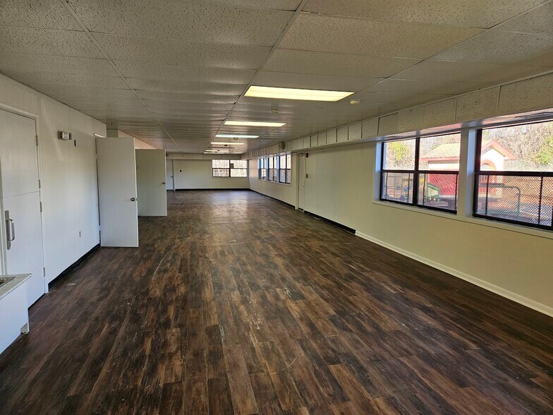 More Photos Of 14900 Cloverdale Rd, Dale City Daycare Center For Sale