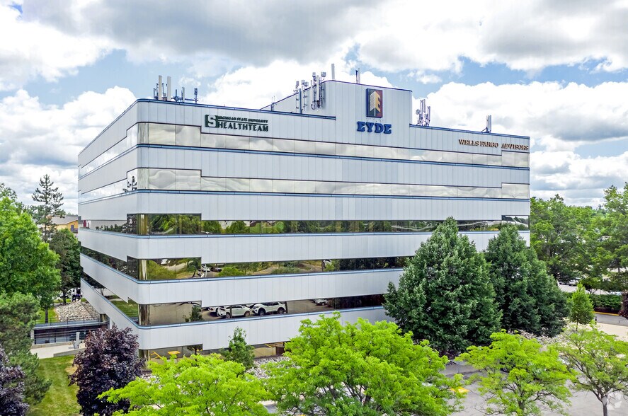 More Photos Of 4660 S Hagadorn Rd, East Lansing Office For Lease