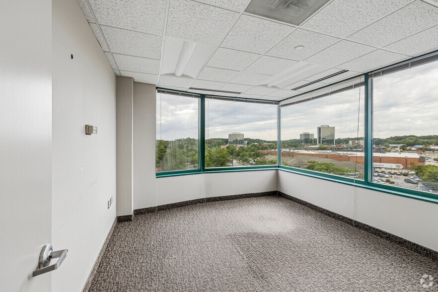 More Photos Of 7701 Greenbelt Rd, Greenbelt Office For Sale