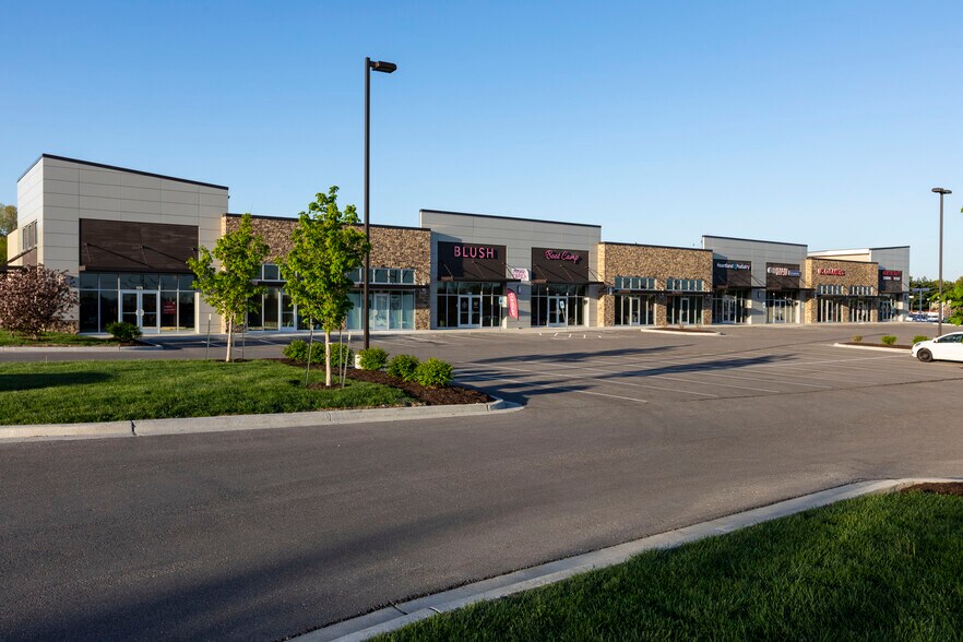 More Photos Of 1151 Oldham Pky, Lee's Summit General Retail For Sale