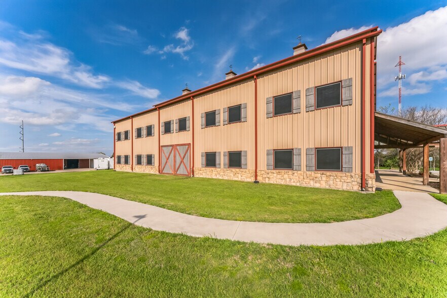More Photos Of 2701 Hartlee Field Rd, Denton Office Residential For Sale