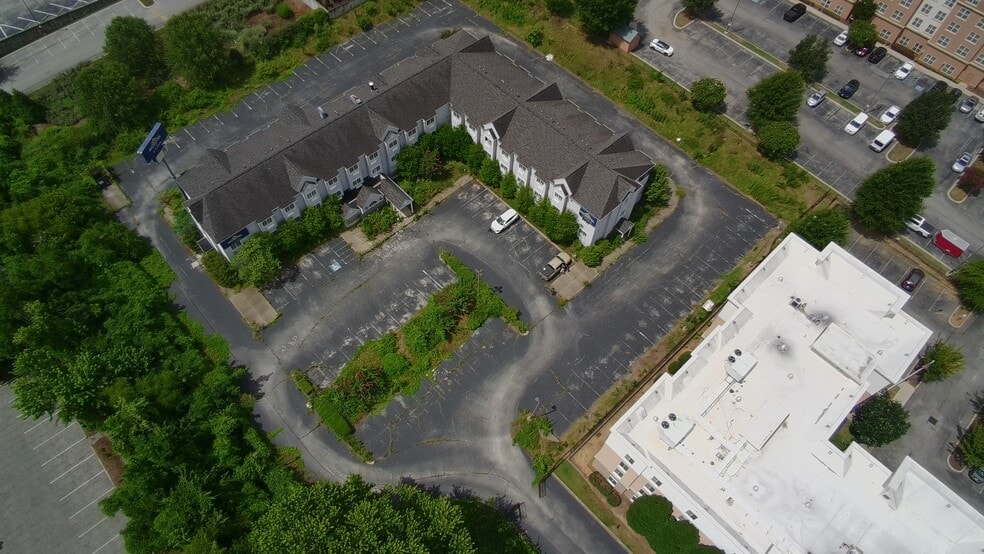 More Photos Of 7014 McCutcheon Rd, Chattanooga Hotel For Sale