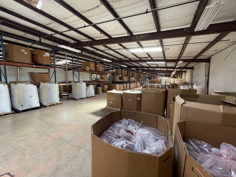 More Photos Of 1129 S Chattanooga St, LaFayette Warehouse For Sale