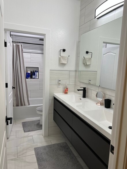 More Photos Of Happy Valley Rd & 83rd Dr, Peoria Assisted Living For Sale