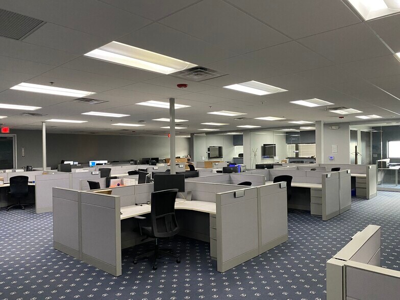 More Photos Of 2370 Meijer Dr, Troy Light Manufacturing For Lease