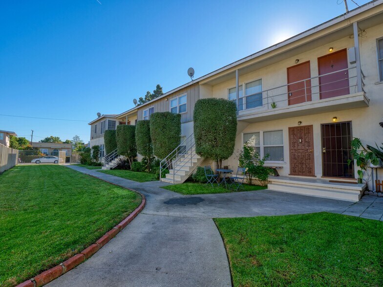 More Photos Of 4061 Wade St, Los Angeles Apartments For Sale