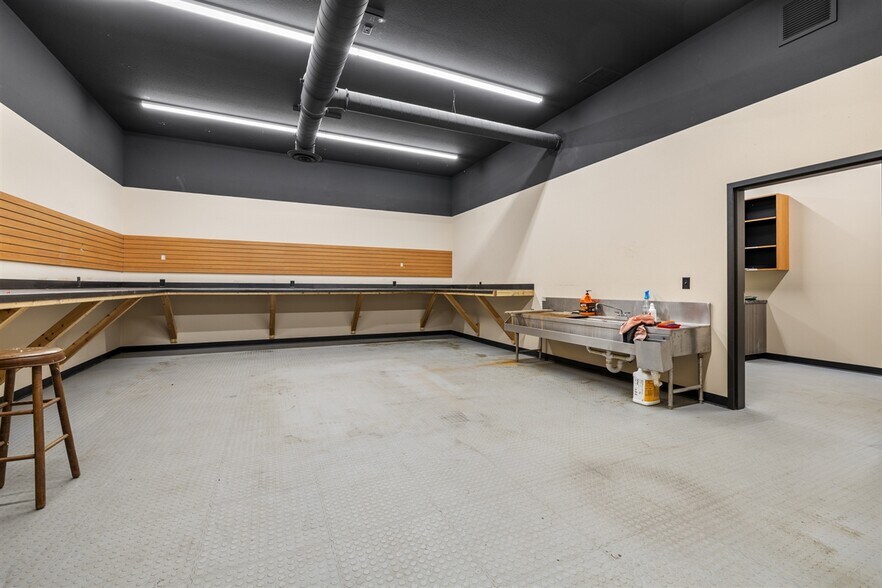 More Photos Of 7051 Highway 2 and 52 W, Minot Warehouse For Sale