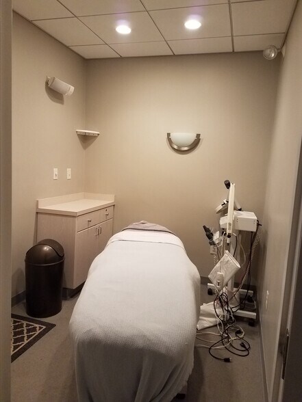 More Photos Of 1860-1868 Centre St, West Roxbury General Retail For Sale