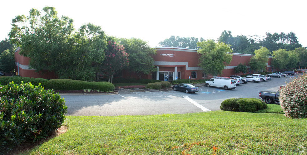 Primary Photo Of 1190 Kennestone Cir NW, Marietta Warehouse For Lease