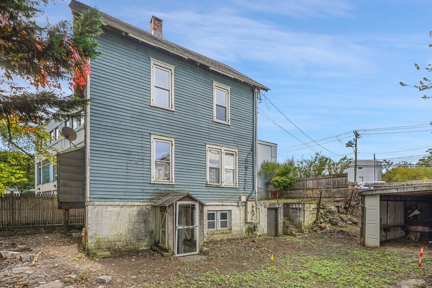 More Photos Of 246 W Putnam Ave, Greenwich Auto Dealership For Sale