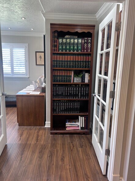 More Photos Of 1215 S Main St, Orem Office For Sale