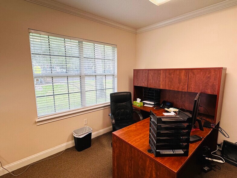 More Photos Of 6817 Southpoint Pky, Jacksonville Loft Creative Space For Lease