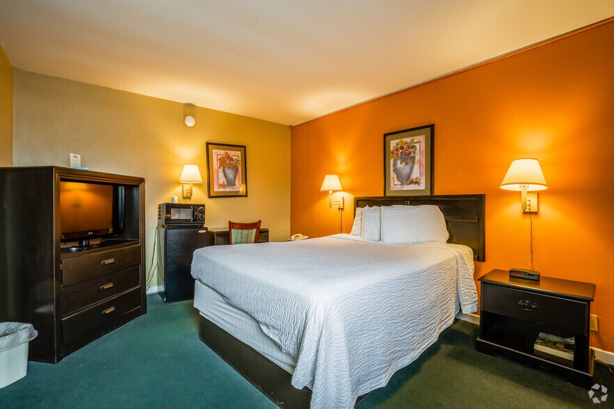 More Photos Of 4853 W Henrietta Rd, Henrietta Hotel For Sale