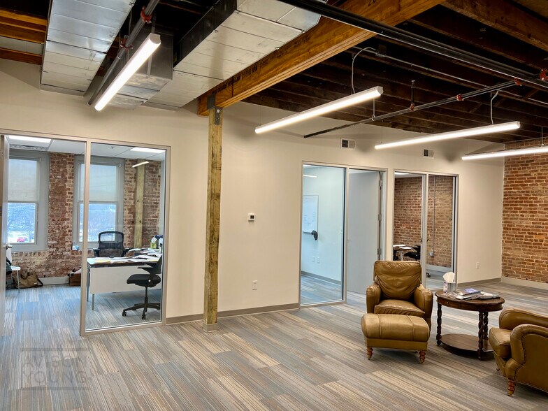 More Photos Of 656-658 S Main St, Greenville Loft Creative Space For Lease