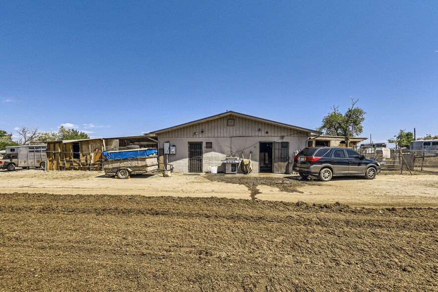 More Photos Of 8690 Verbena St, Commerce City Warehouse For Sale