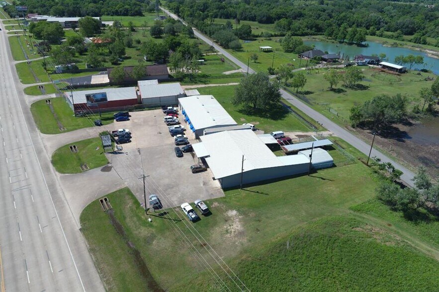 More Photos Of 22303 Highway 6, Manvel Auto Repair For Lease