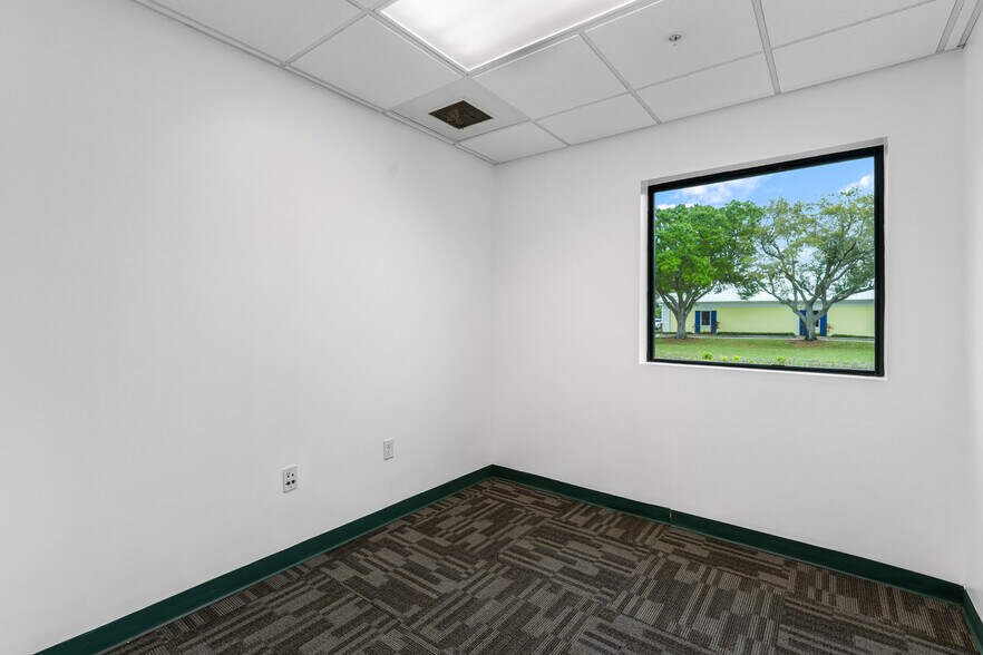 More Photos Of 845 37th Pl, Vero Beach Medical For Lease