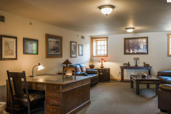 More Photos Of 41-45 Lakeshore Dr, Sagle Hotel For Sale