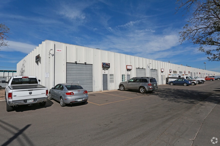 More Photos Of 1855 W Union Ave, Englewood Unknown For Lease