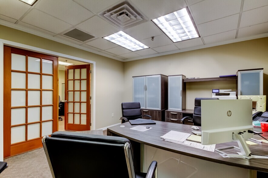 More Photos Of 6801 N 54th St, Tampa Warehouse For Sale