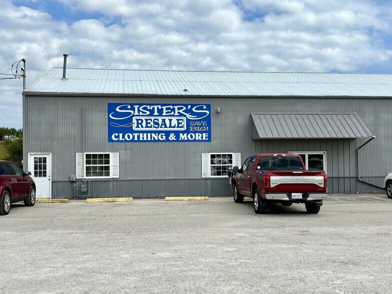 More Photos Of 825 New York Dr, Vandalia Storefront Retail Office For Sale