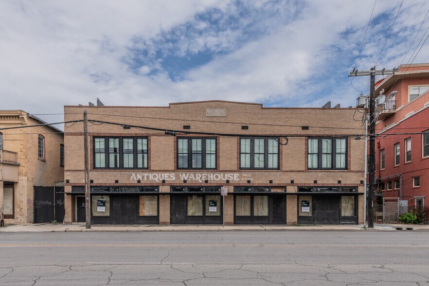 More Photos Of 1425 S Flores St, San Antonio Storefront Retail Residential For Sale